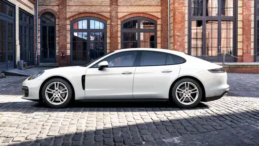 2022 Porsche Panamera Base Model Base Trim - Image 3