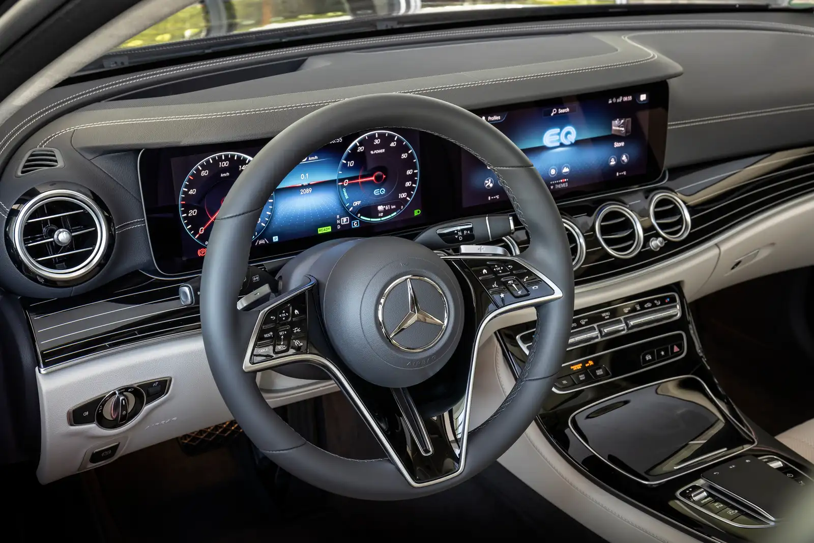 2022 Mercedes-Benz E-Class Coupe E 300 - view 6