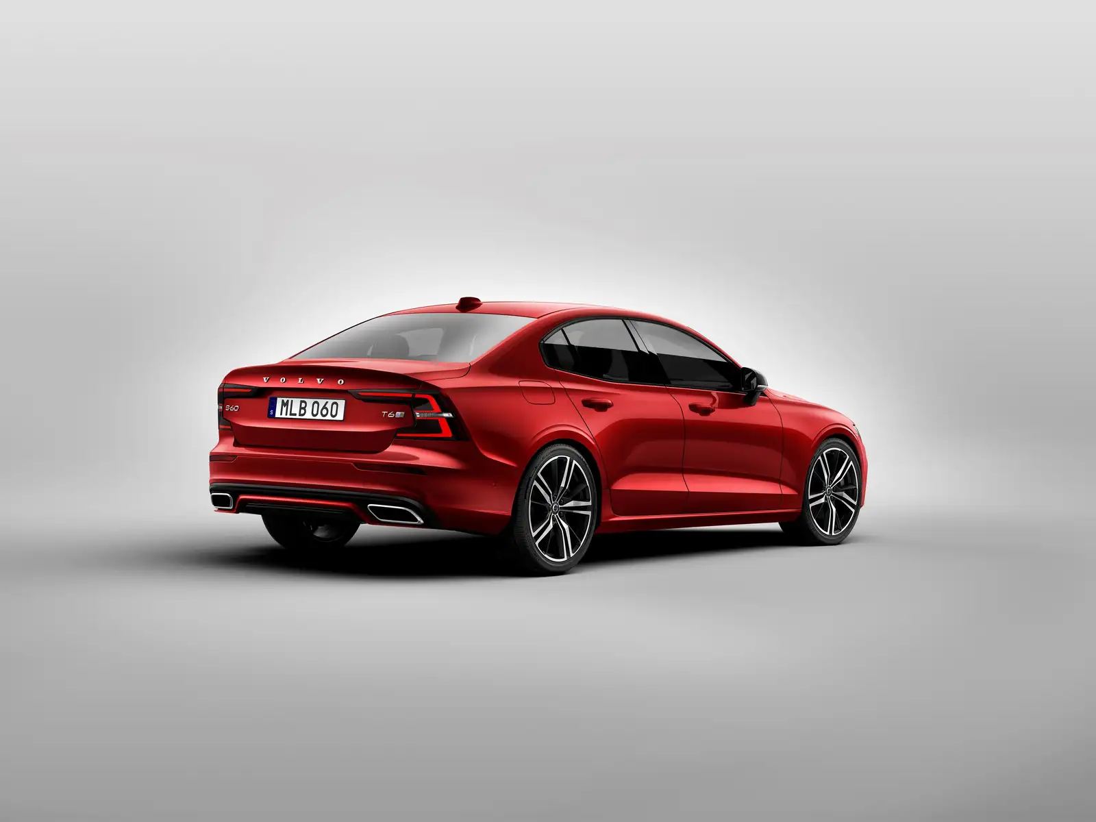 2021 Volvo S60 T4 R-Design - view 2