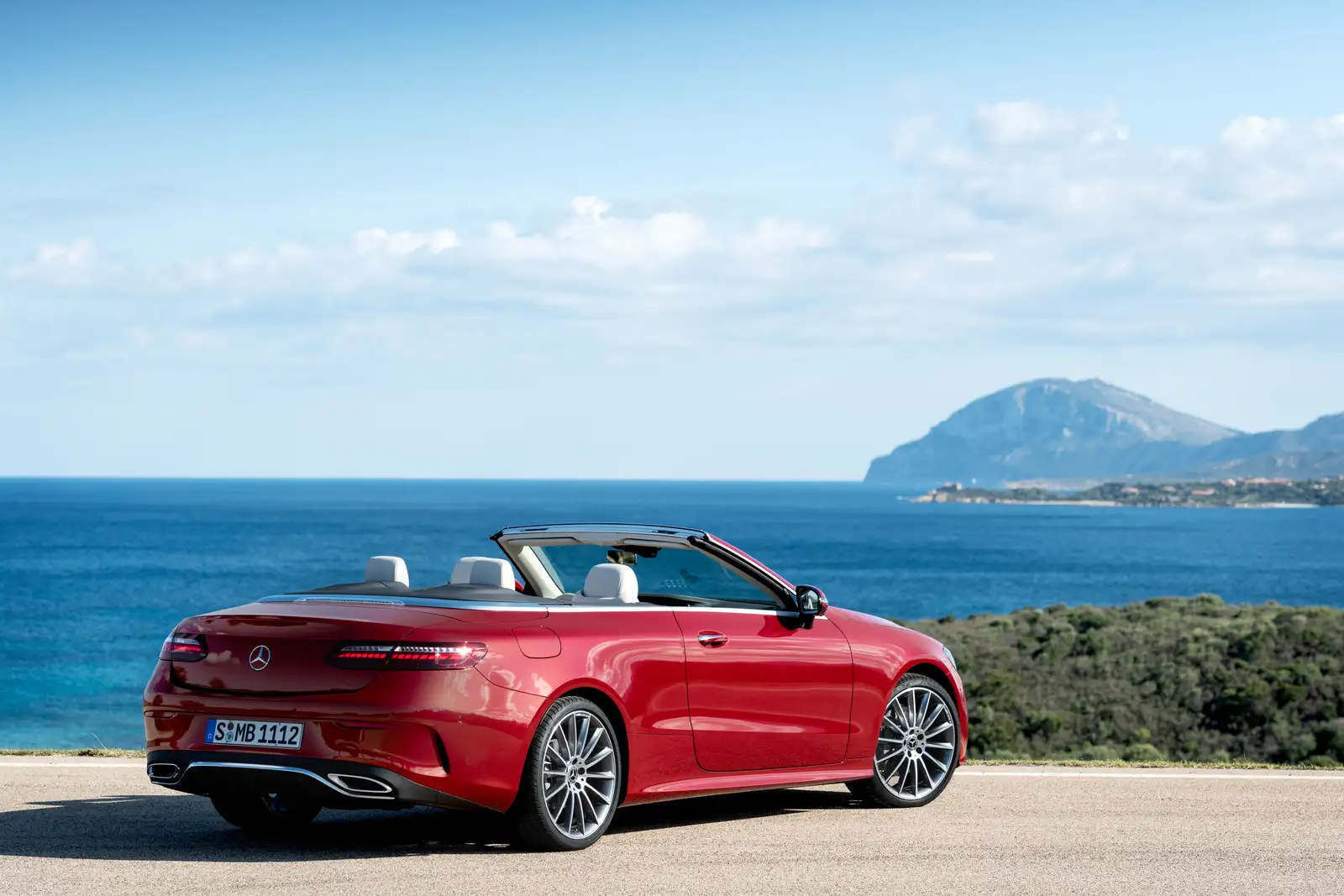 2022 Mercedes-Benz E-Class Coupe E 300 - view 3