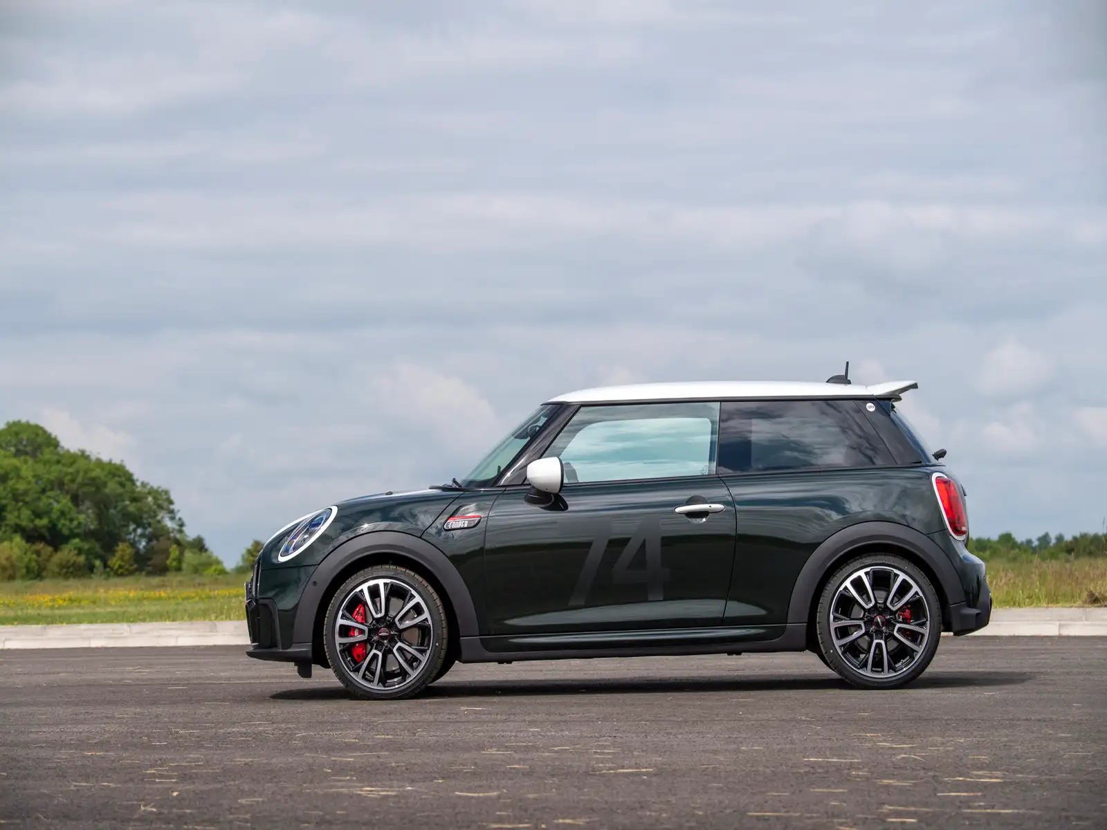 2022 MINI 3 Door Hatch JCW Anniversary Edition - view 3