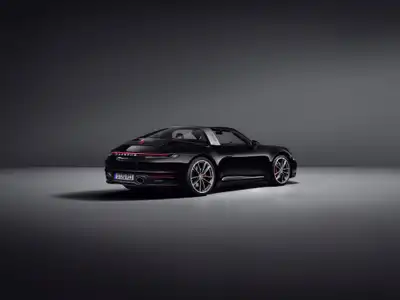 Porsche 911 Base Trim - Image 2