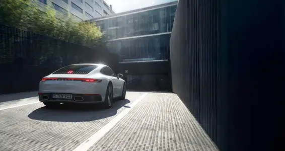 2022 Porsche 911 Carrera 4 Base Trim - Image 2