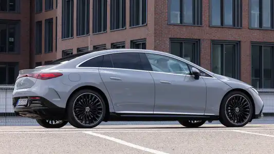 2022 Mercedes-Benz EQE 350+ - Image 3
