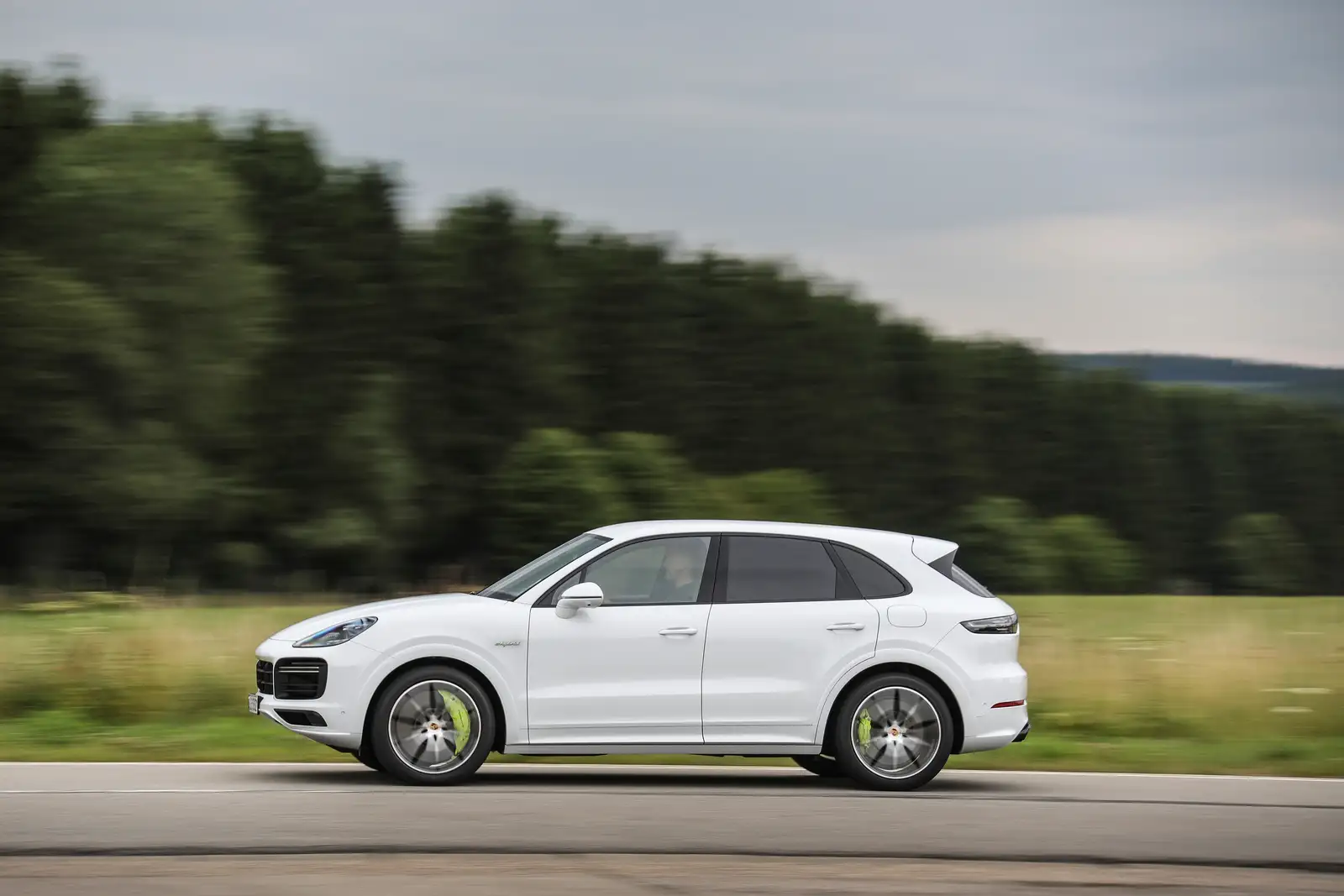 Buy New 2022 Porsche Cayenne Turbo S E-Hybrid Base Trim – Liquid Platinum