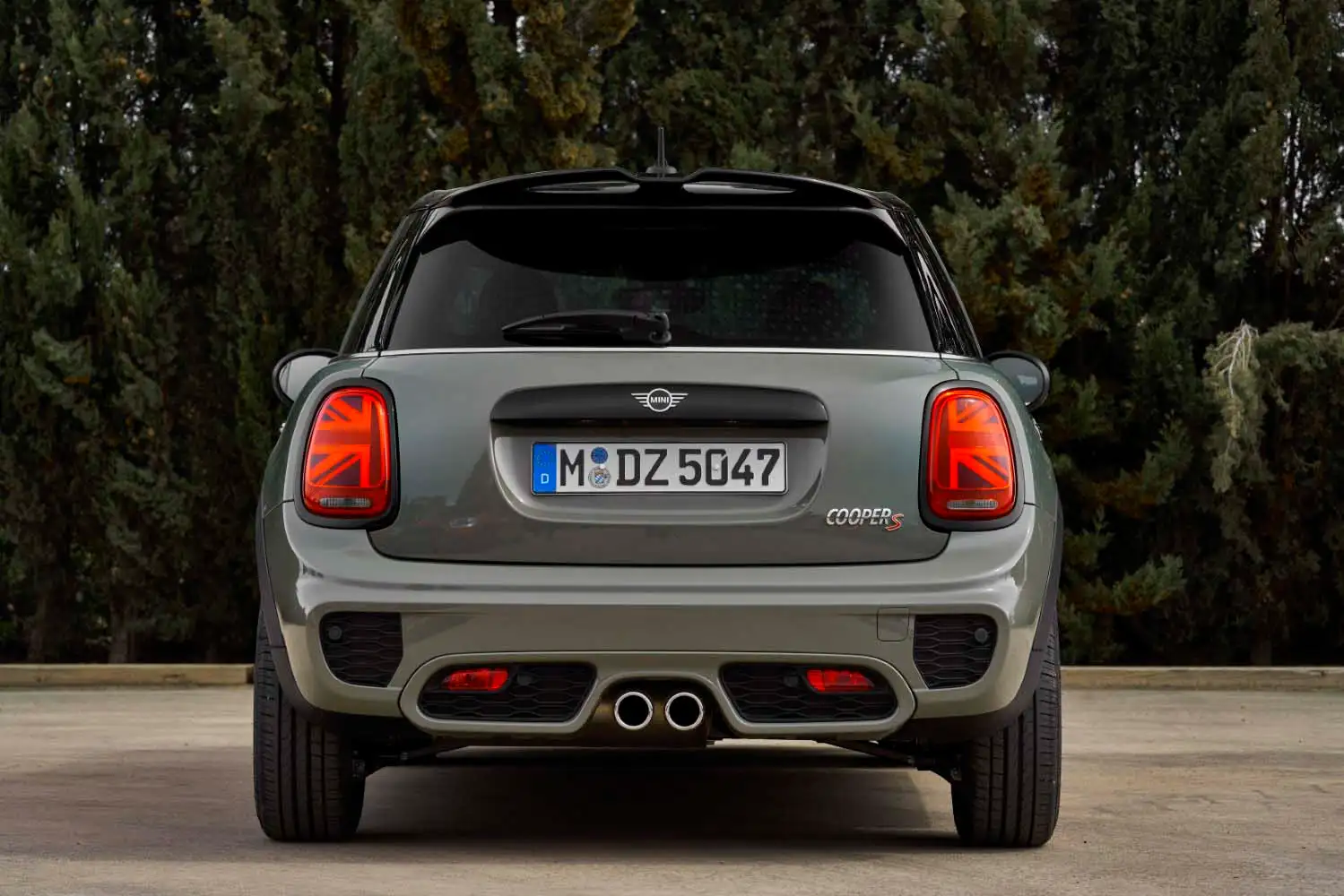 2022 MINI 5 Door Hatch Cooper S - view 6