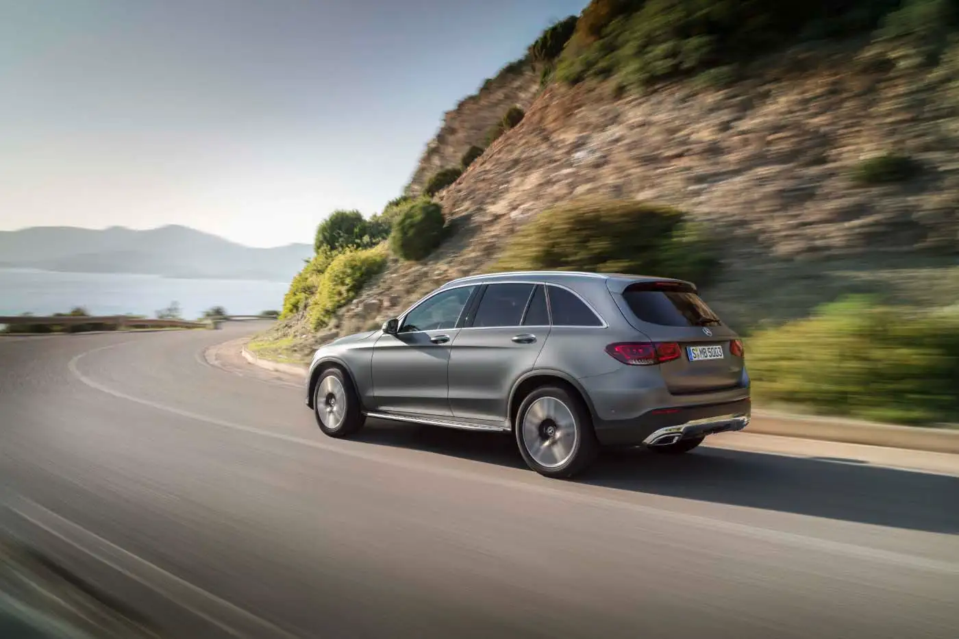 2019 Mercedes-Benz GLC 200 4MATIC - view 2