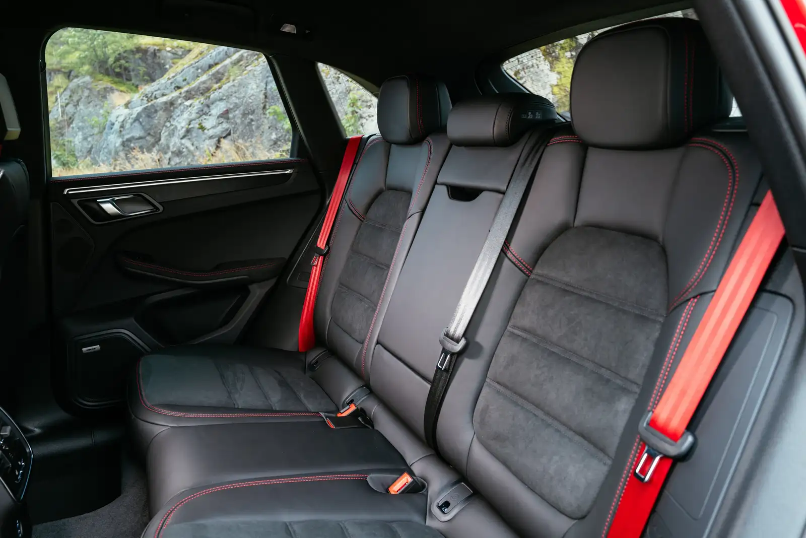 2022 Porsche Macan GTS Base Trim - view 6