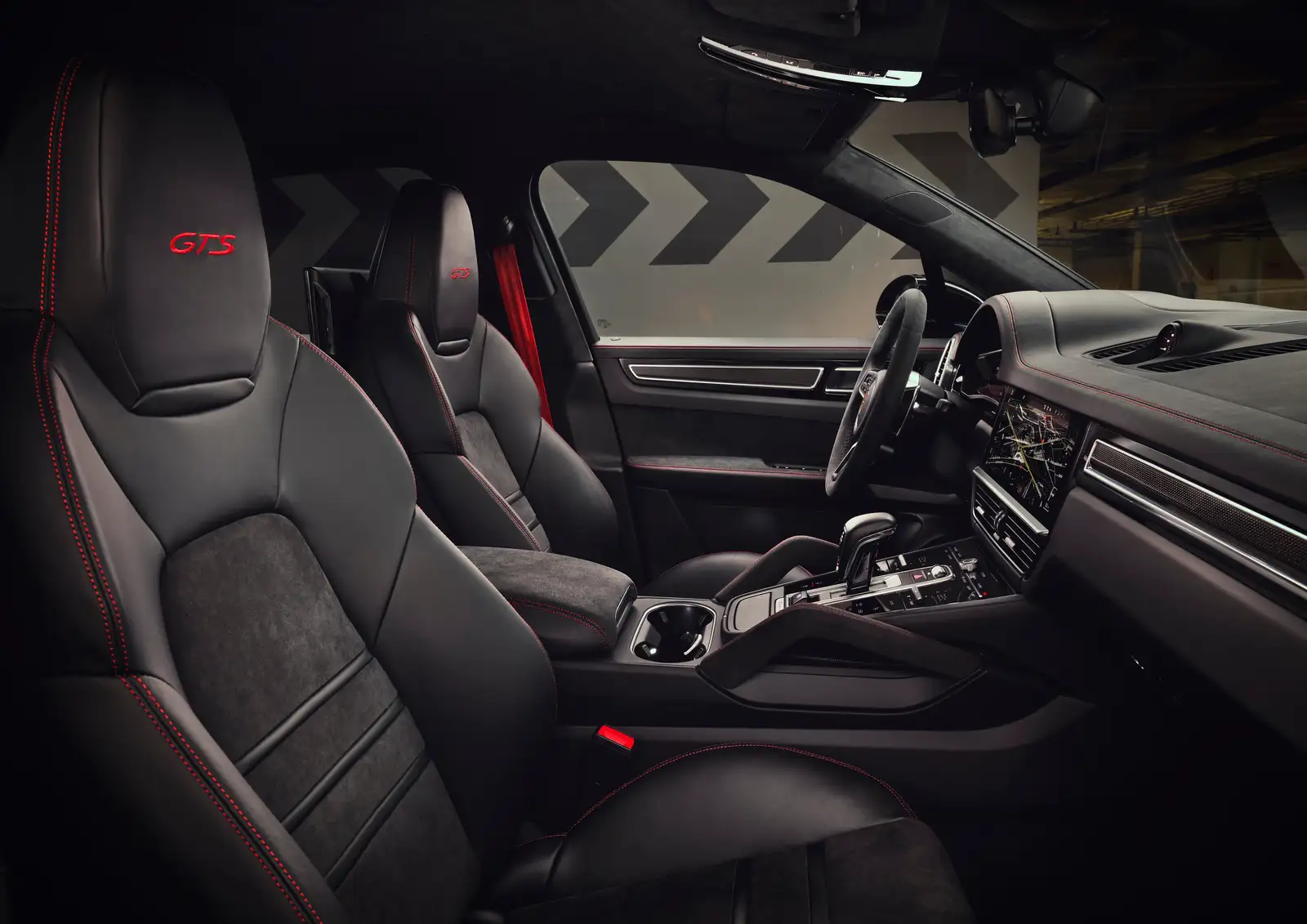 2022 Porsche Cayenne GTS Base Trim - view 5