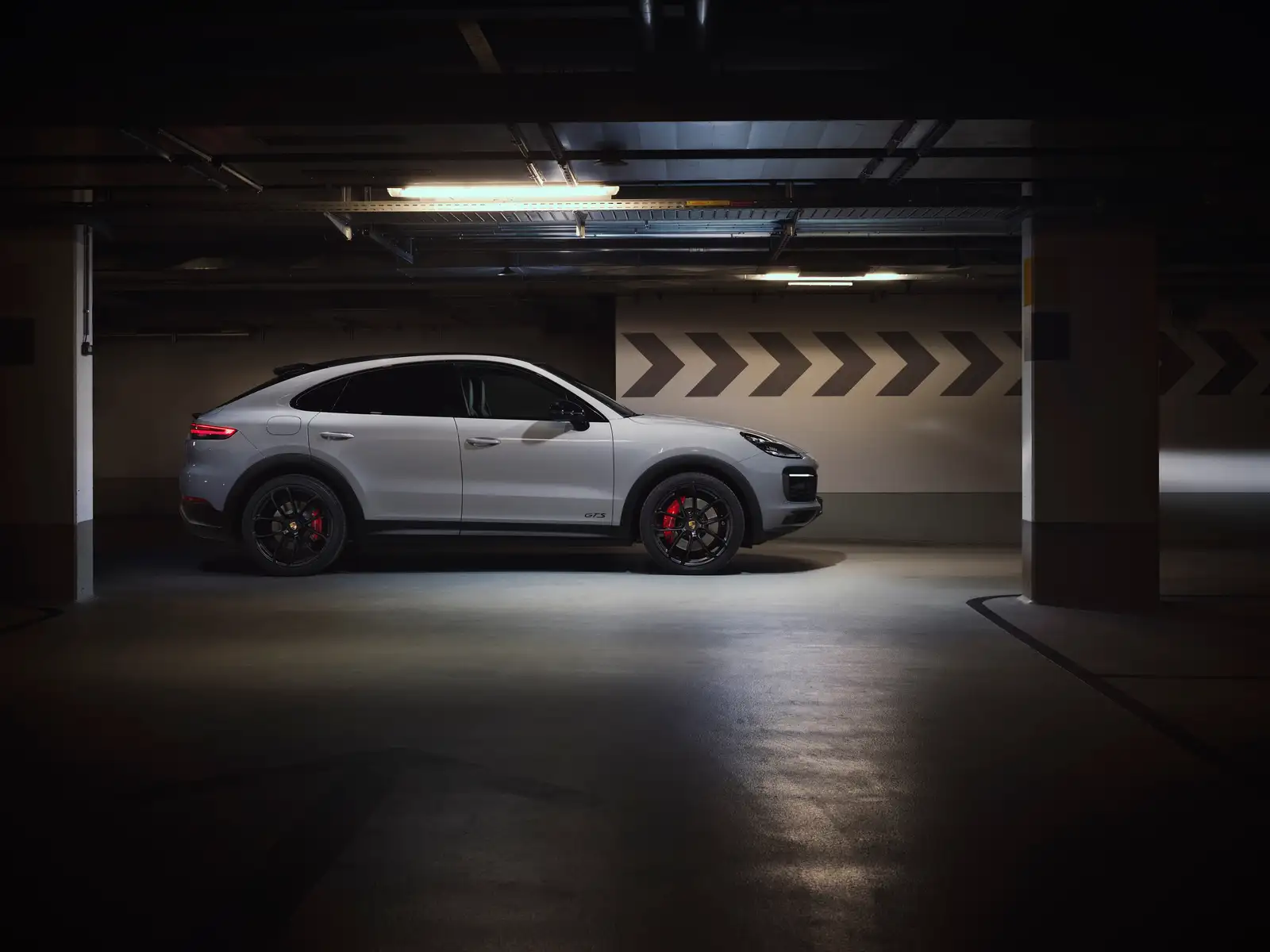 2022 Porsche Cayenne GTS Coupe Base Trim - view 3