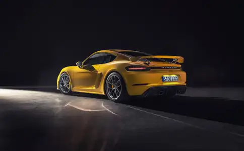 2022 Porsche 718 Cayman GT4 Base Trim - Manual - Image 2