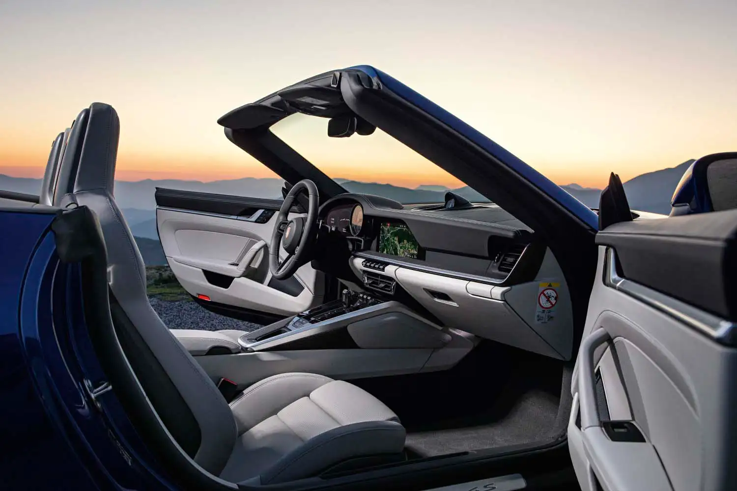 2022 Porsche 911 Carrera 4S Cabriolet Base Trim - view 7