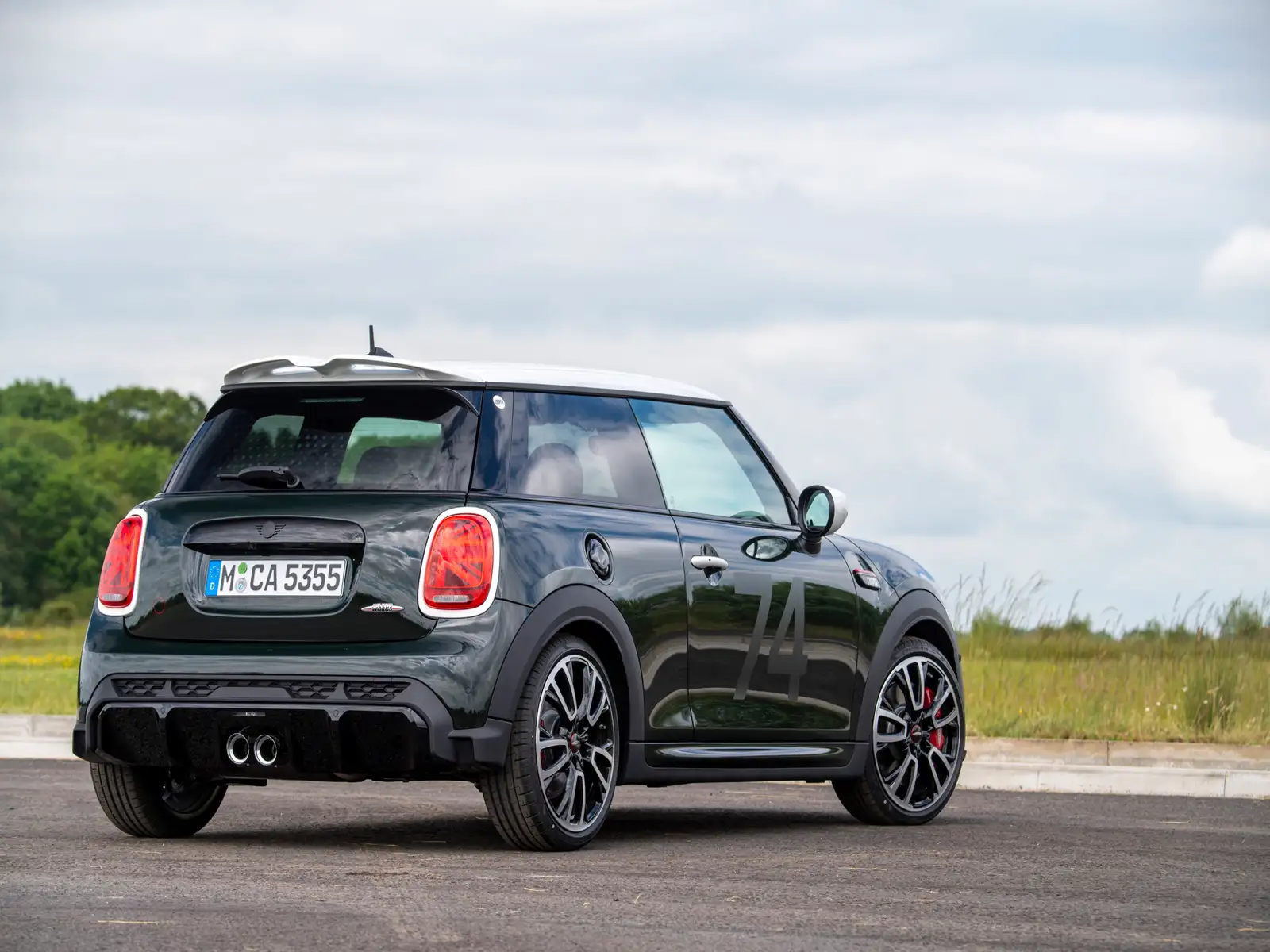 2022 MINI 3 Door Hatch JCW Anniversary Edition - view 2