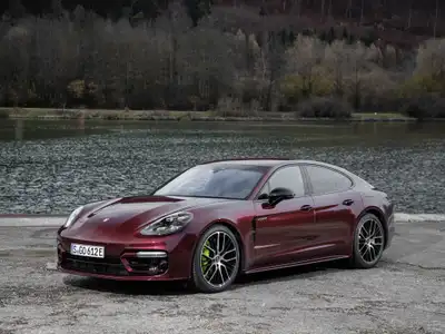 2022 Porsche Panamera 4 E-Hybrid Base Trim - Image 1