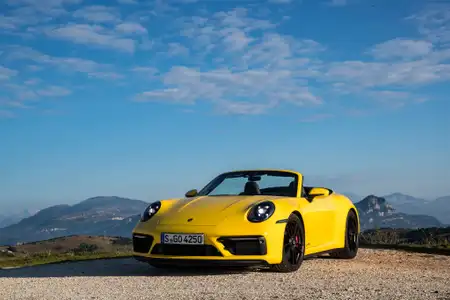 Porsche 911 Base Trim - Image 1