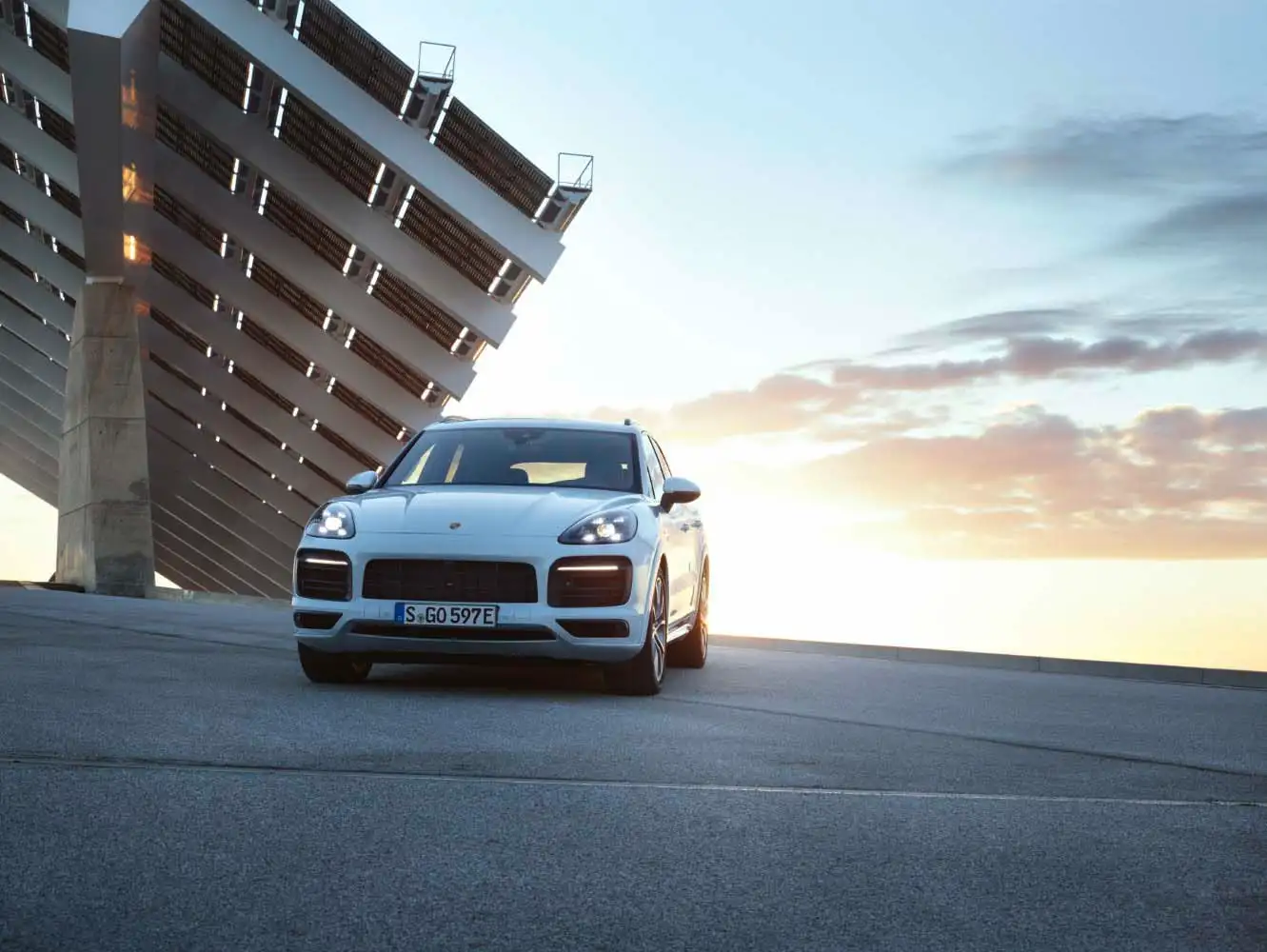 2022 Porsche Cayenne E-Hybrid Base Trim - view 4