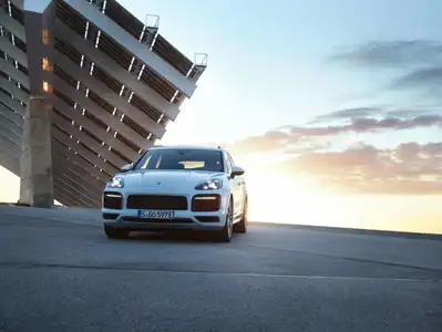 Porsche Cayenne E-Hybrid Base Trim - Image 4
