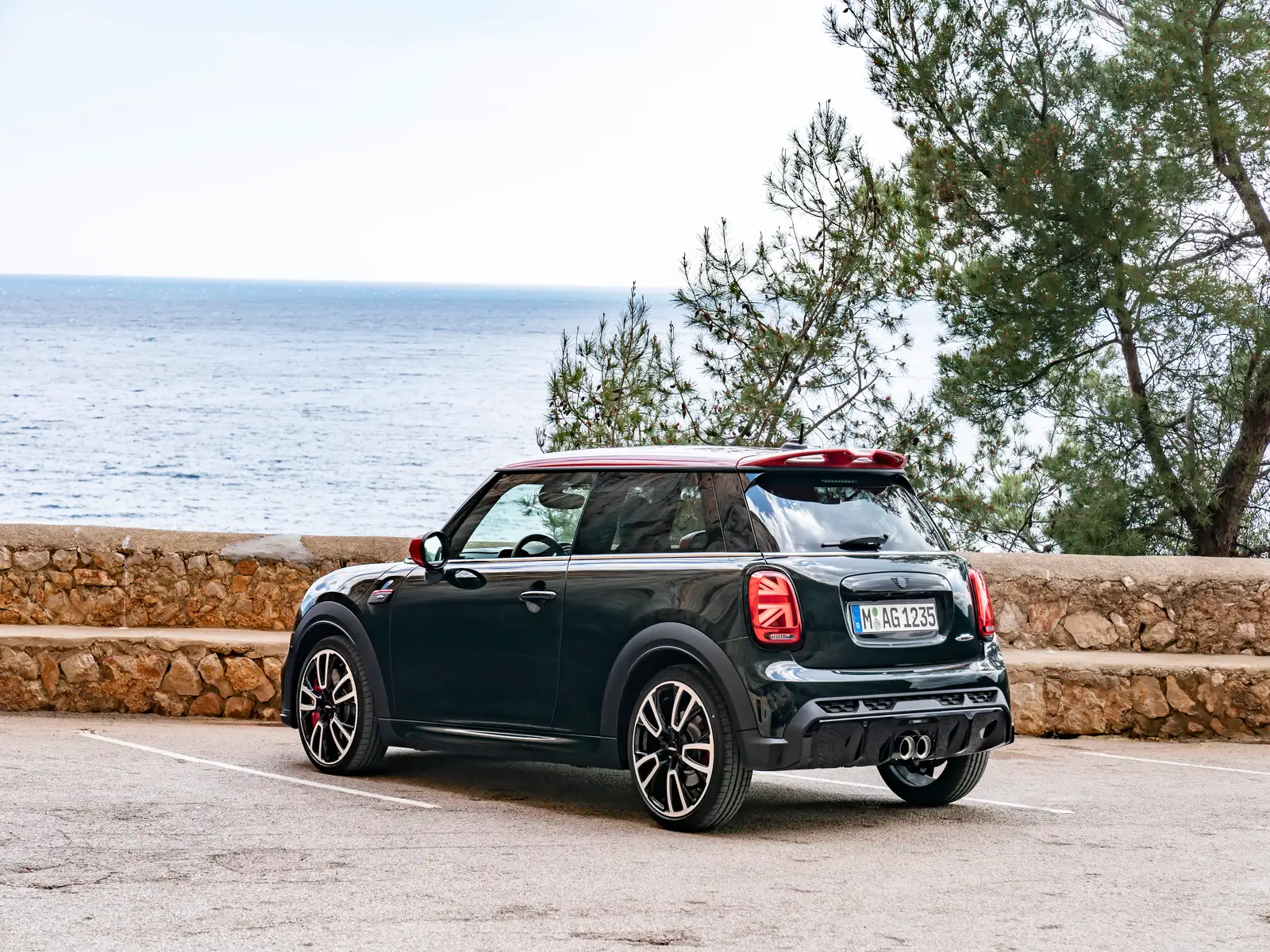 2022 MINI 3 Door Hatch JCW - view 2
