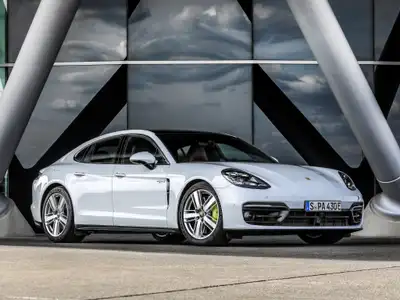 2022 Porsche Panamera 4S E-Hybrid Base Trim - Image 1